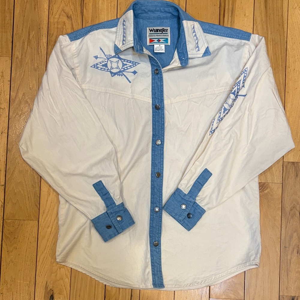 Vintage Wrangler Cream Button Up with Light Blue Denim Trim (small)